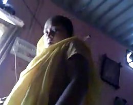 セクシーな金髪の大きな黒いコックによって驚いた