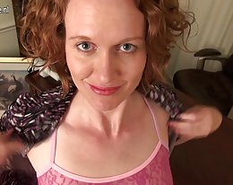 アジアのレズビアンがお互いをファックします。