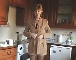 mom を誘惑しない彼女の娘の 29